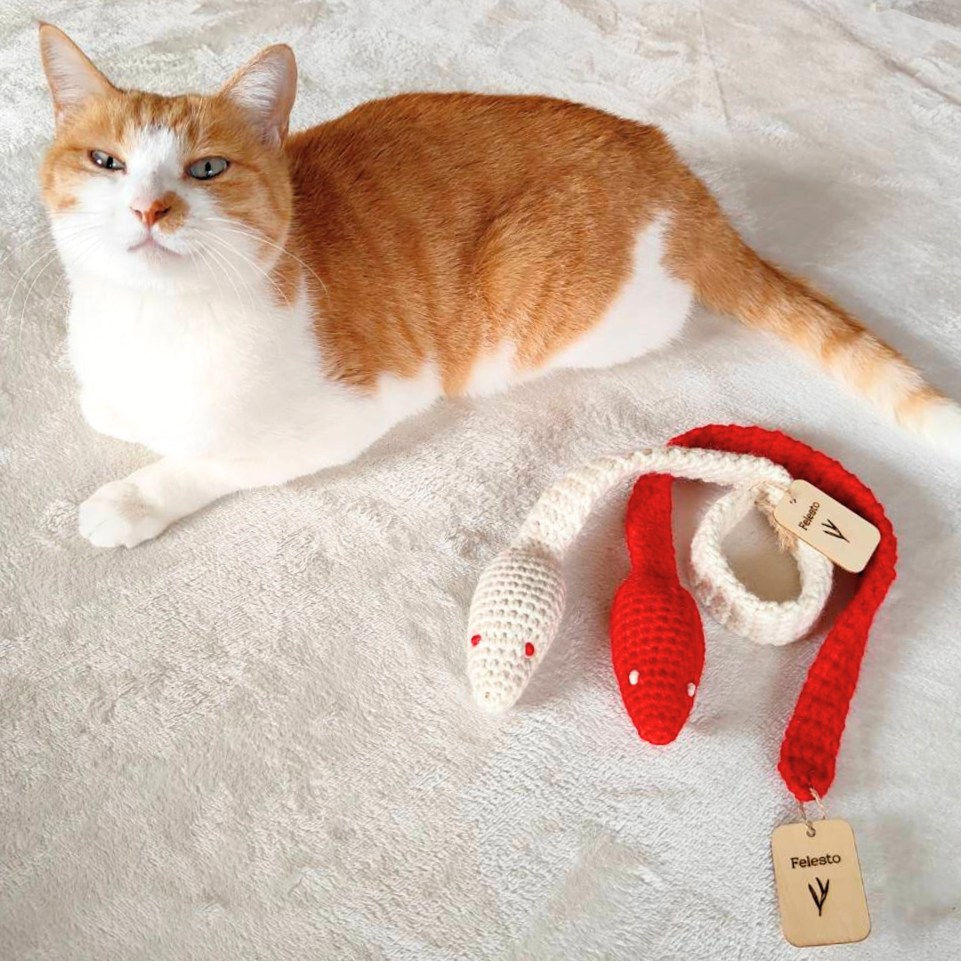 巳年 へび 蛇 紅白 猫のおもちゃ マタタビの実入り ニューイヤーフォト ウール100%の毛糸 1個販売