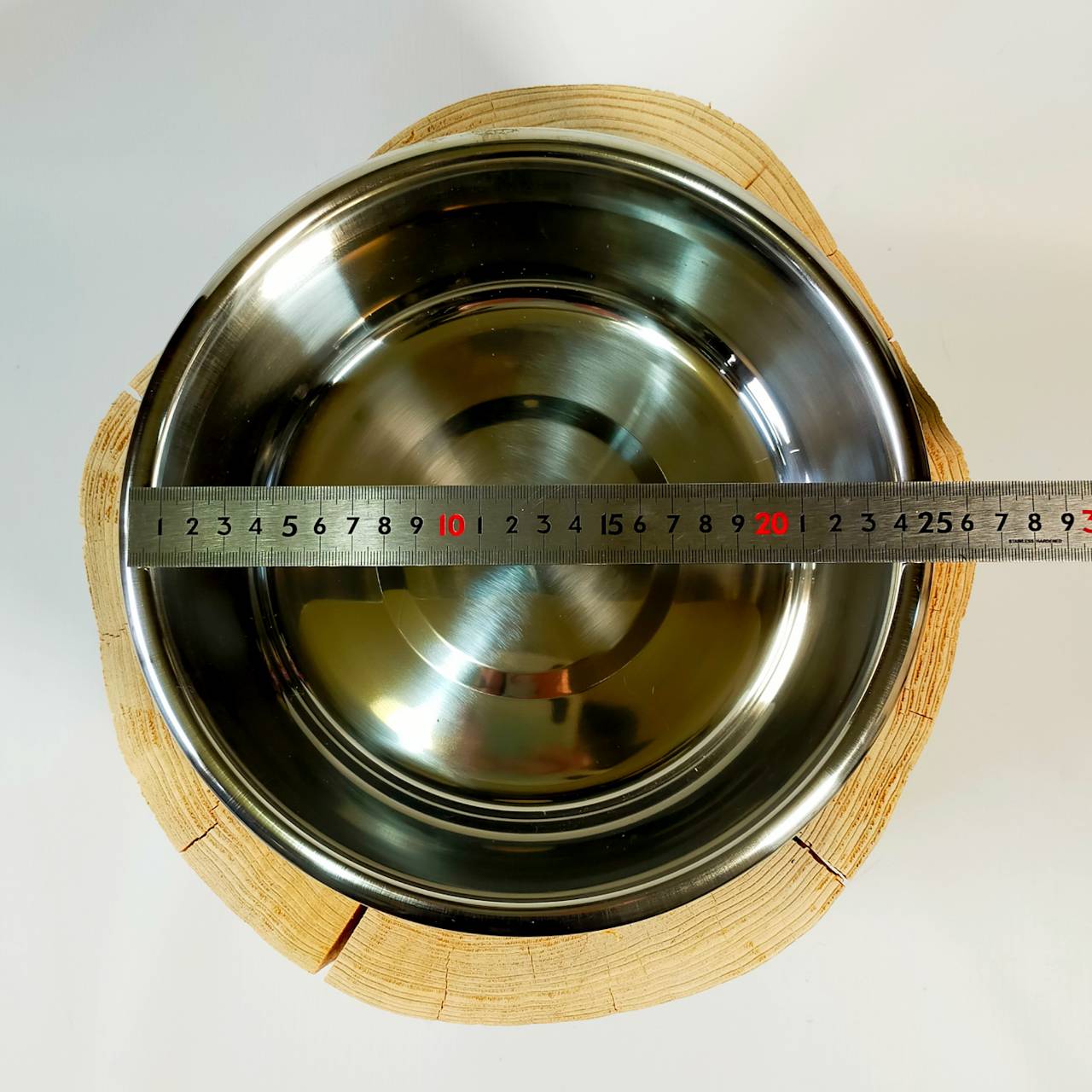 存在感あり一点もの 中~大型犬用 高さ25cm -杉の丸太のLog Bowl- 水飲み台 ごはん台 餌台