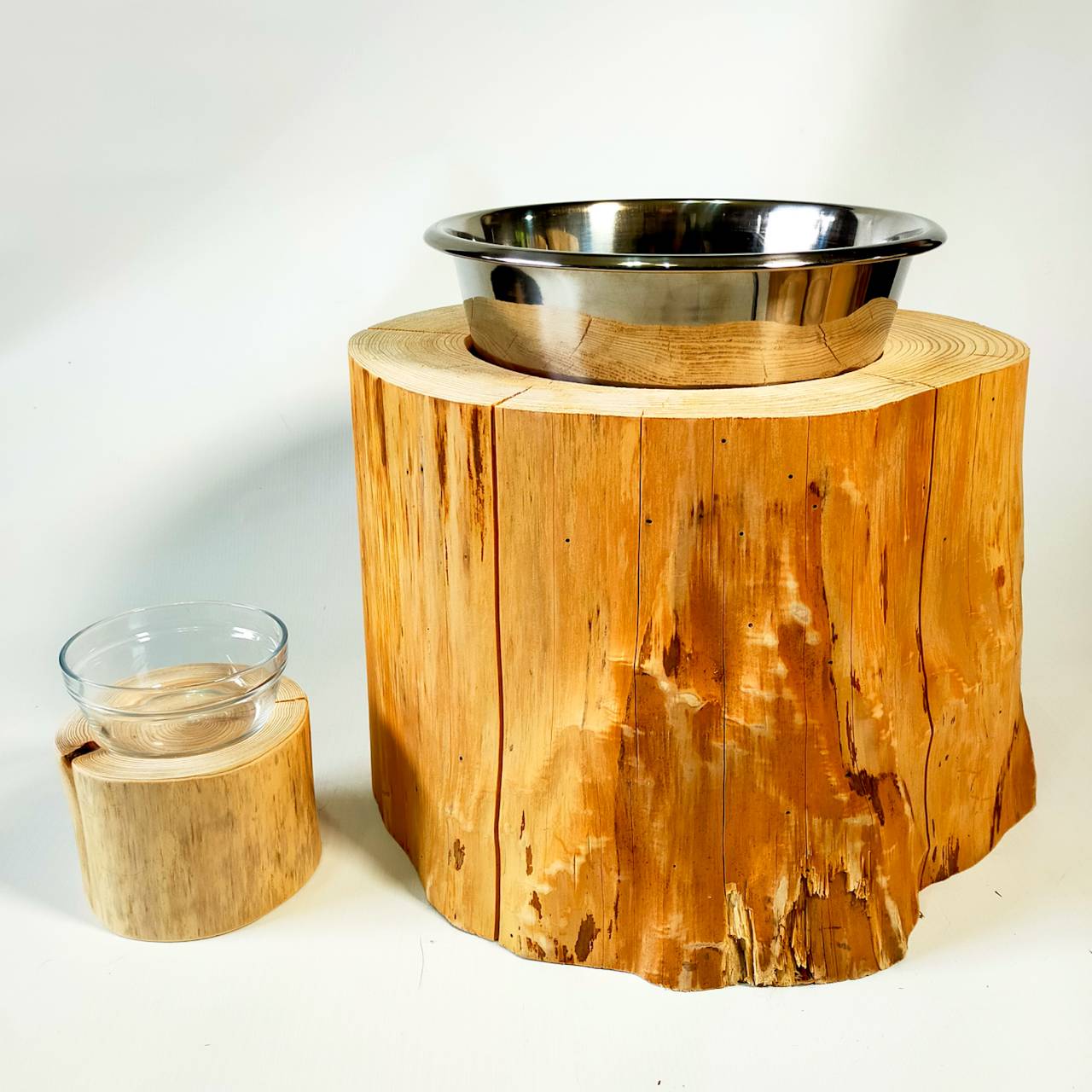 存在感あり一点もの 中~大型犬用 高さ25cm -杉の丸太のLog Bowl- 水飲み台 ごはん台 餌台