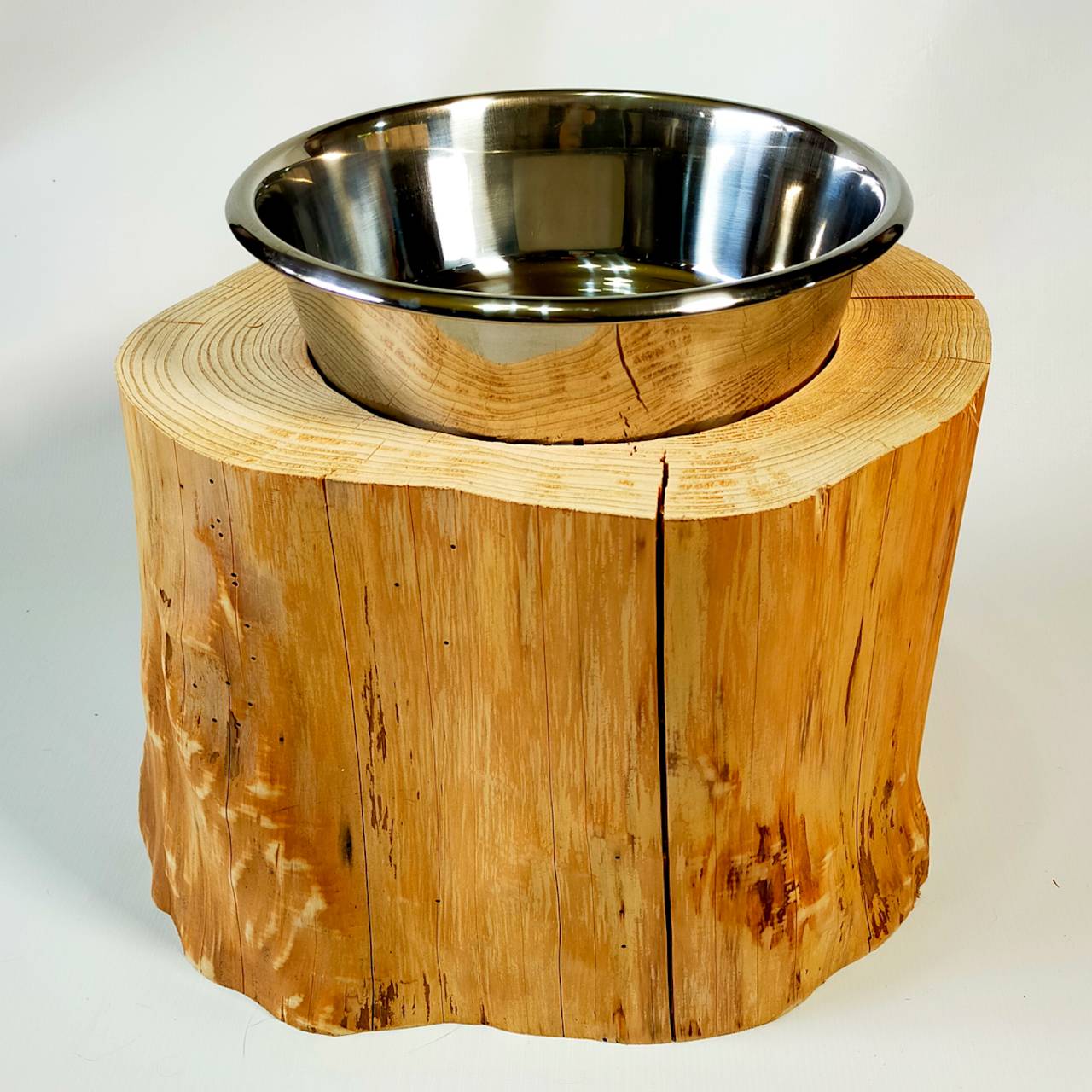 存在感あり一点もの 中~大型犬用 高さ25cm -杉の丸太のLog Bowl- 水飲み台 ごはん台 餌台