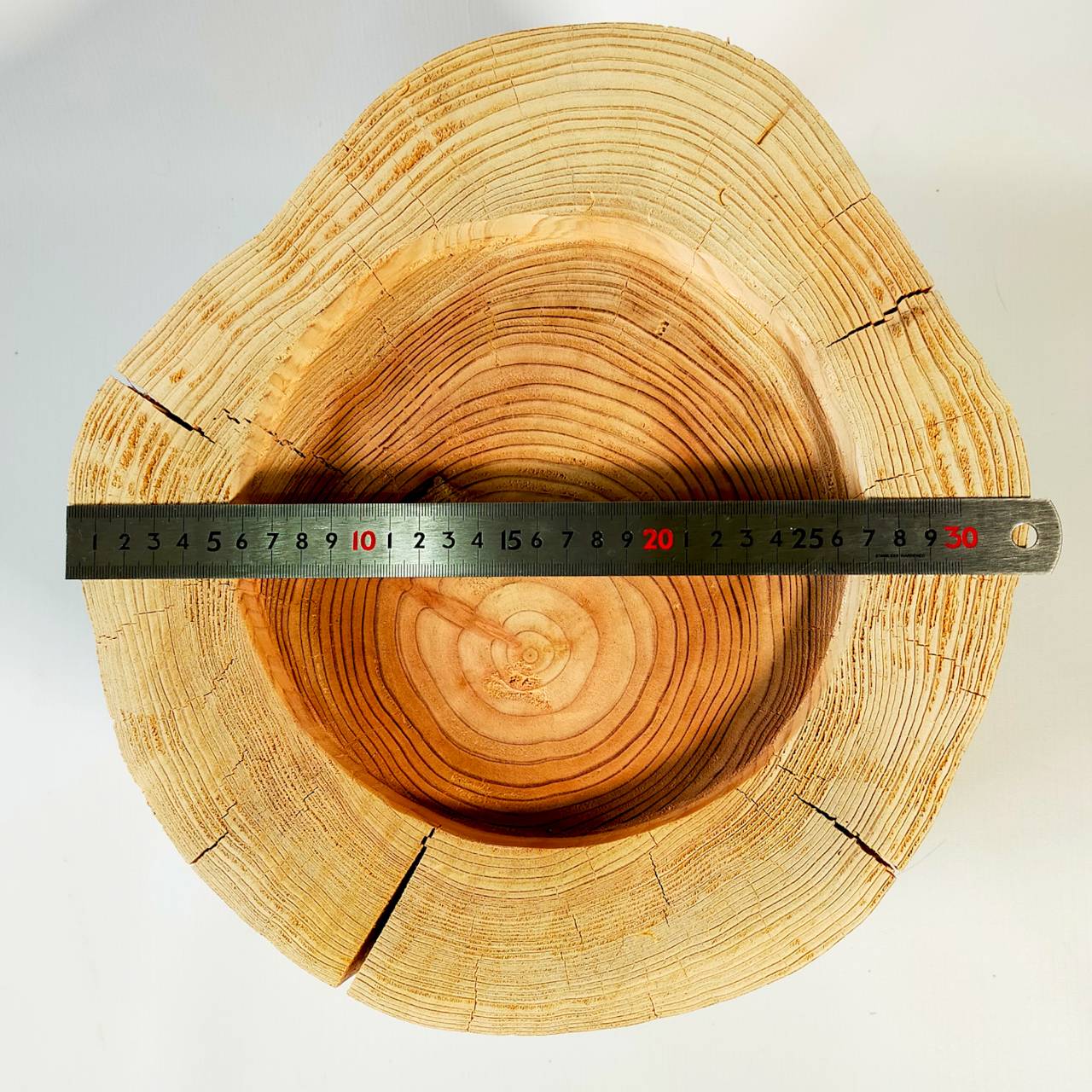 存在感あり一点もの 中~大型犬用 高さ25cm -杉の丸太のLog Bowl- 水飲み台 ごはん台 餌台