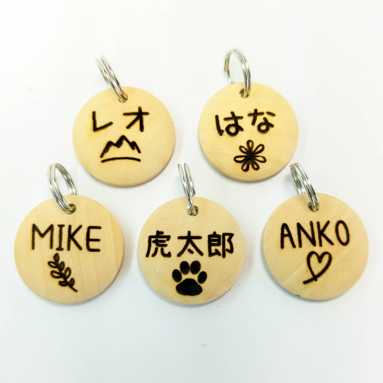 <1g以下>コロンとまあるい木製迷子札【シンボル】 猫 犬 小型犬 迷子札 軽量 お名前 お電話番号 両面彫刻 オーダーメイド