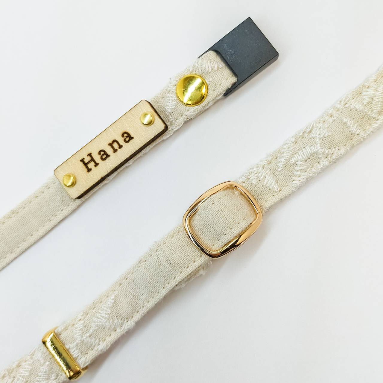 <高品質>コットンリネン ホワイトブーケ 花 刺繍 オプション木製迷子札 セーフティバックル 猫 首輪 花柄