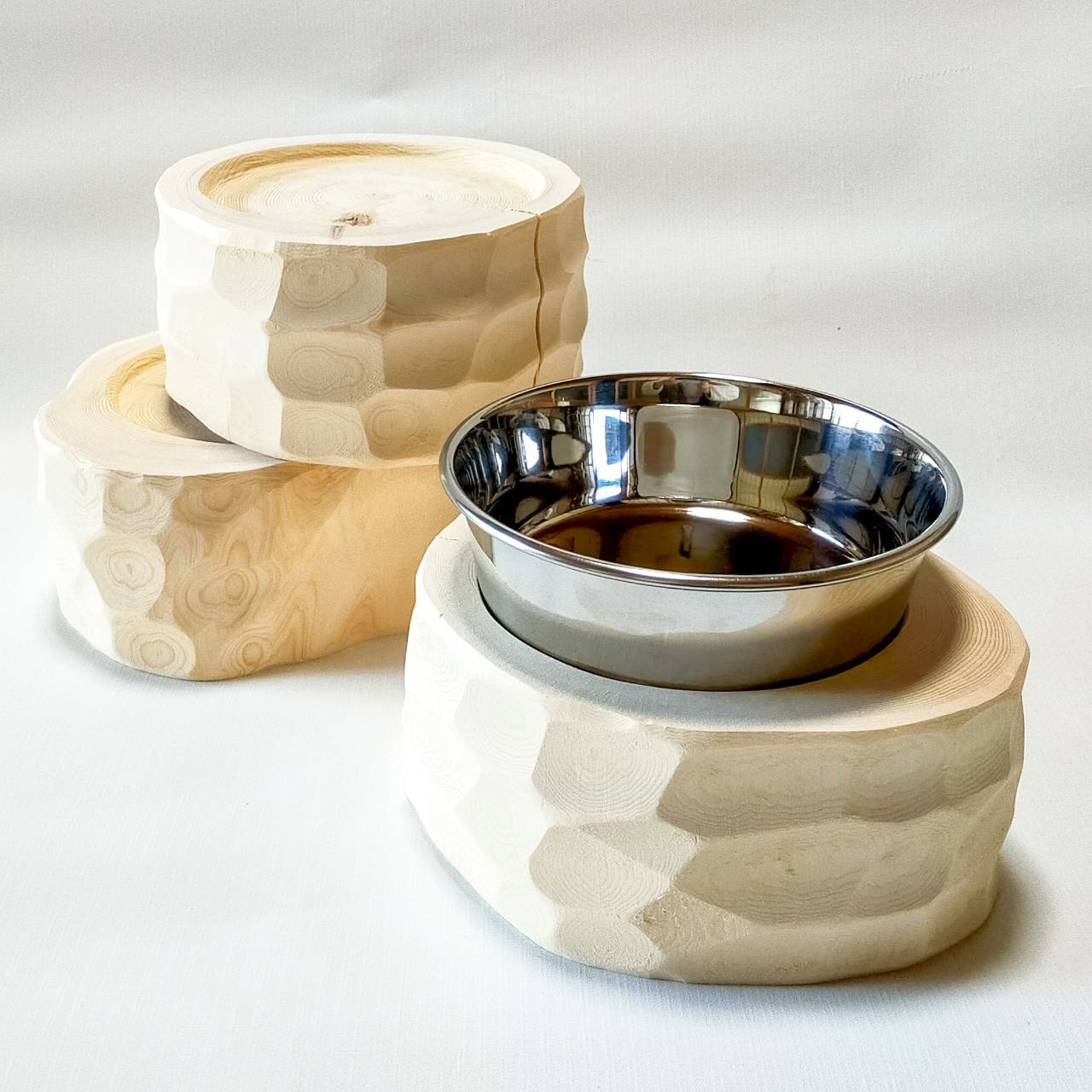 <改良>ステンレスボウル 中型犬・多頭飼い向け -高野槙の丸太のLog Bowl- 水飲み台 ごはん台 餌台