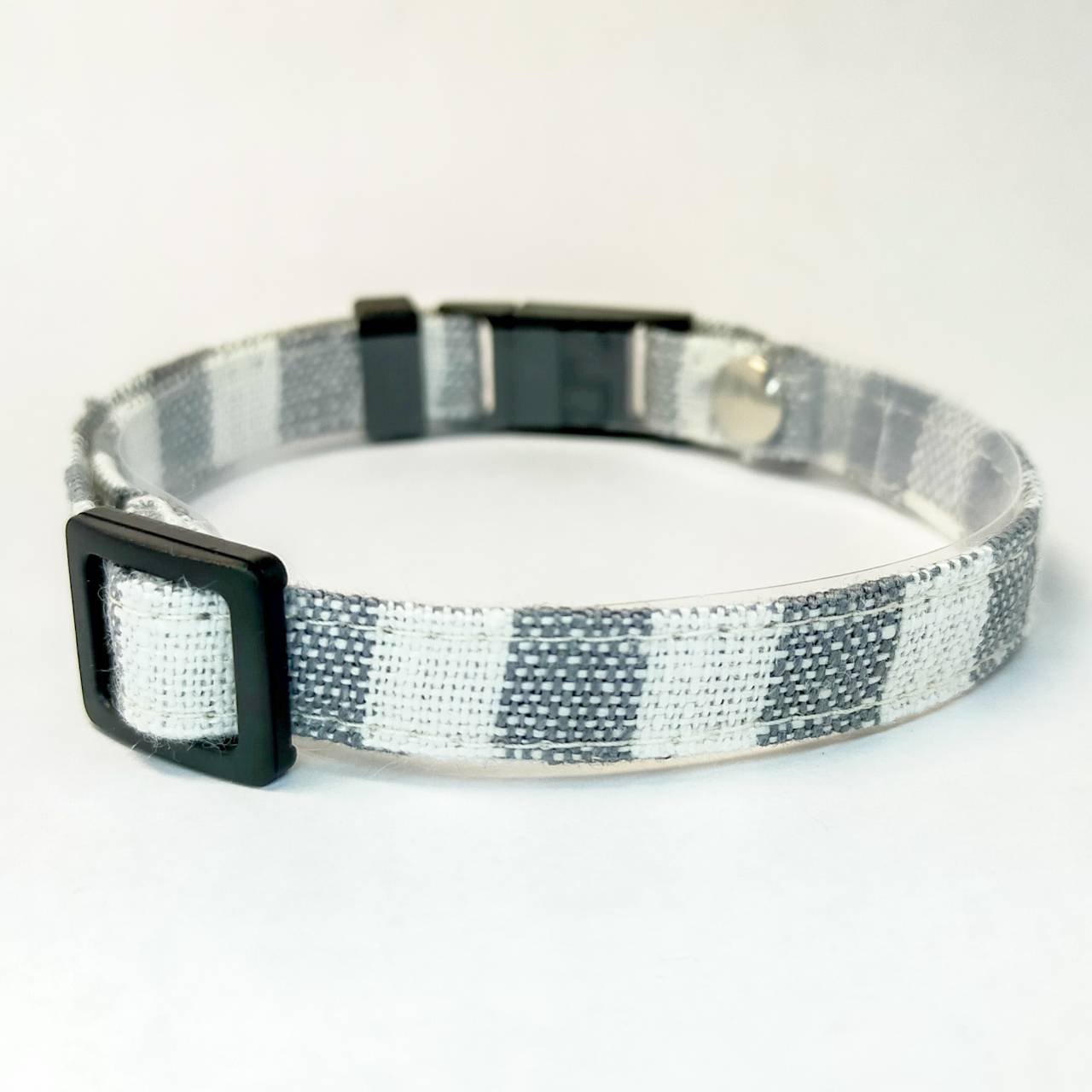グレーストライプ リネン100% オプション木製迷子札 セーフティバックル 猫 小型犬 首輪