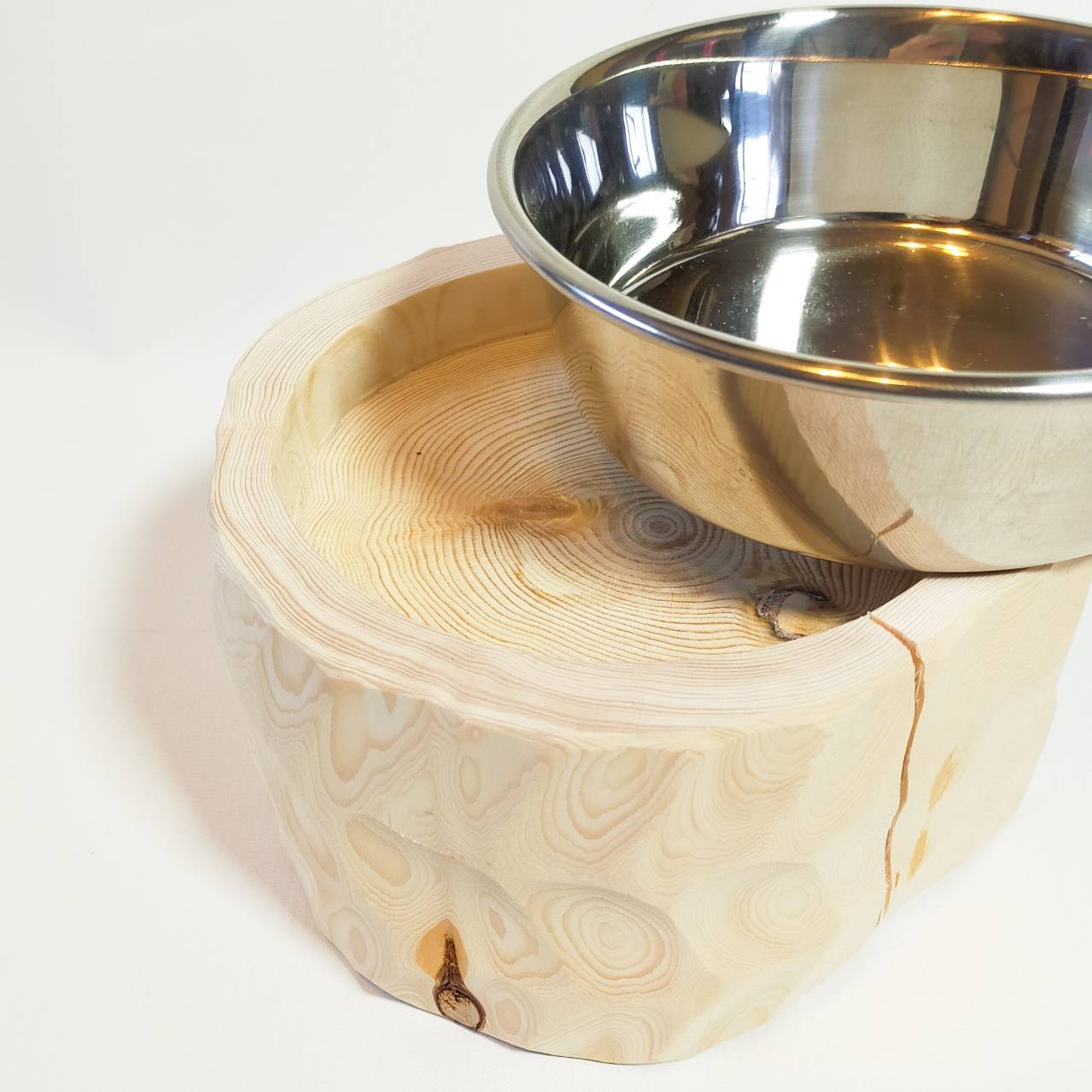 <改良>ステンレスボウル 中型犬・多頭飼い向け -高野槙の丸太のLog Bowl- 水飲み台 ごはん台 餌台
