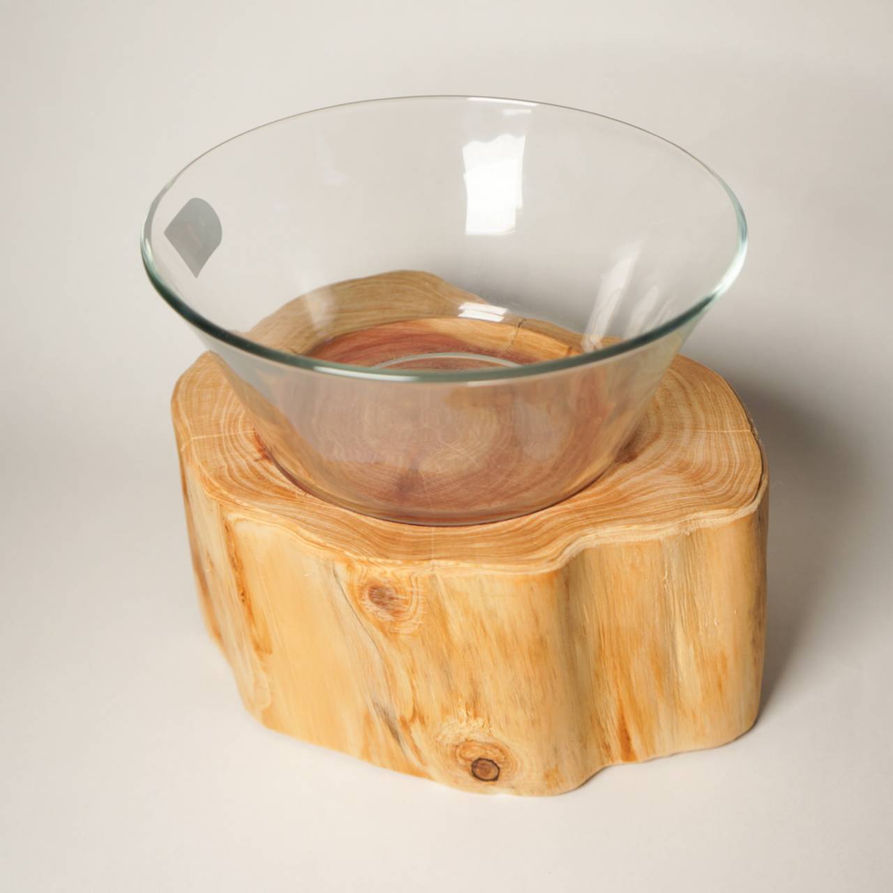 (限定仕入れ)お水たっぷり　伊吹の丸太のペットテーブル①　餌台・水入れ　ごはん台　フードボウル