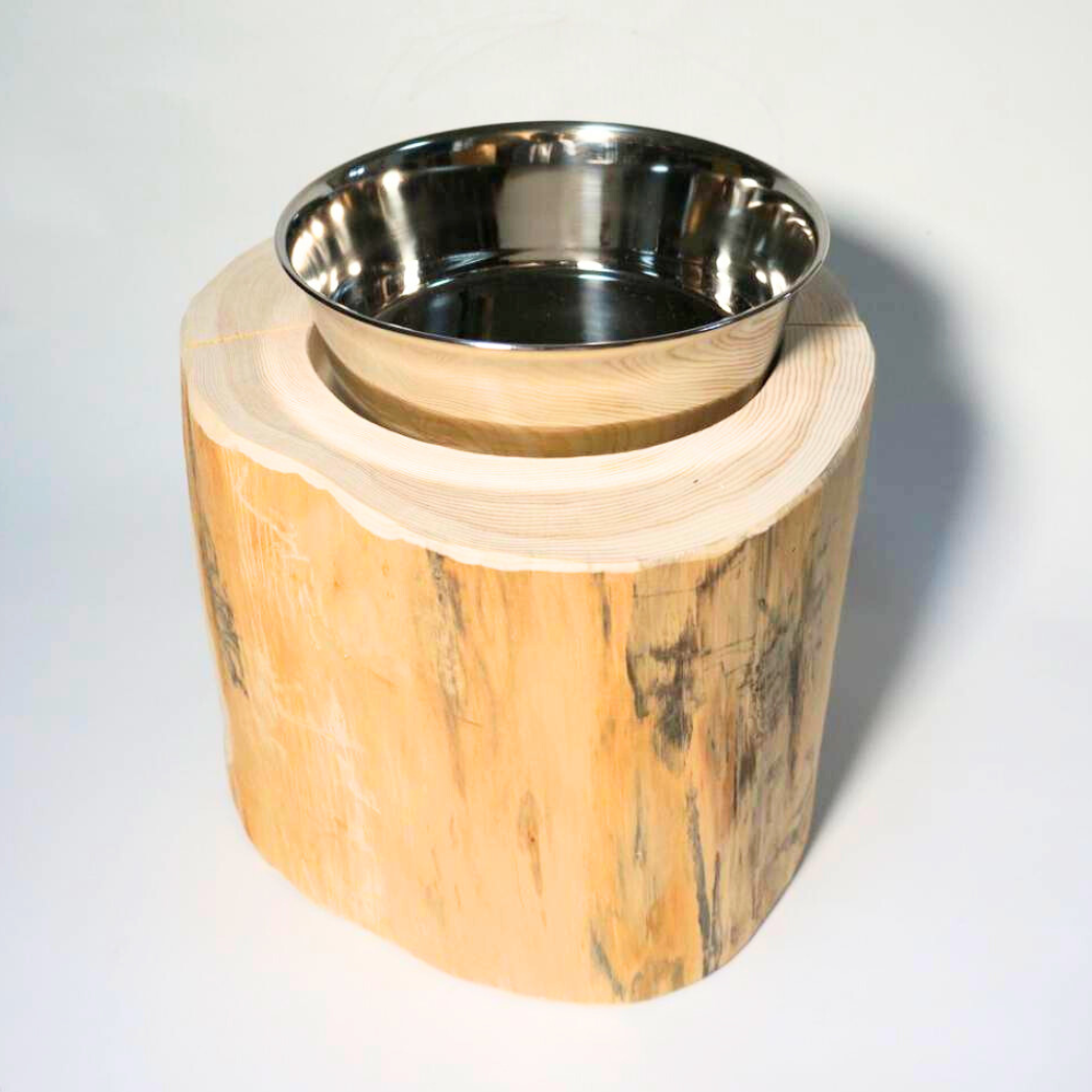 一点もの　アウトレット　大型犬用　高さ27cm　　-高野槙の丸太のLog Bowl-　水飲み台　ごはん台　餌台