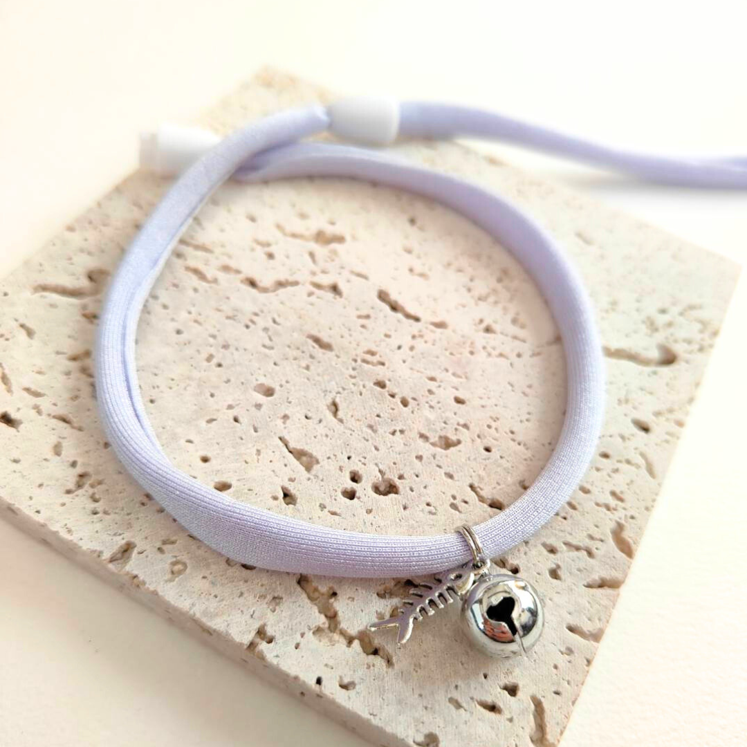 ☆リニューアル　シンプル鈴のやわらか紐首輪　猫　犬　首輪　軽量　セーフティバックル　安全　紐　おしゃれ　かわいい