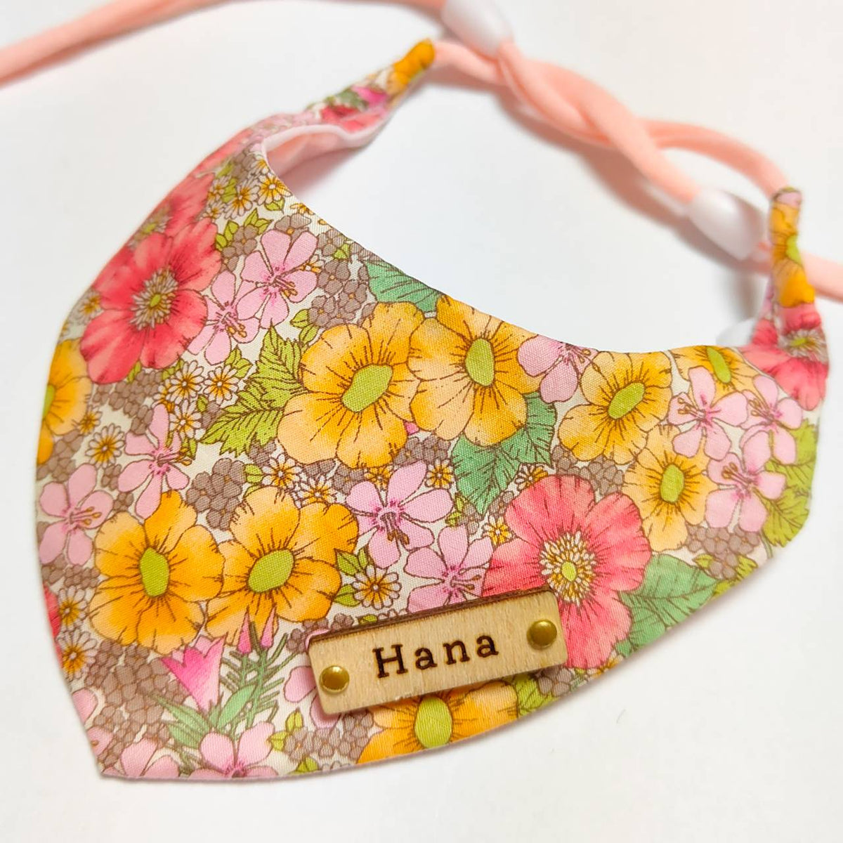 ＼Long-haired pets welcome／ Bandana collar that shows even on fluffy fur, optional ID tag, safety buckle included 【Gloria Flowers】