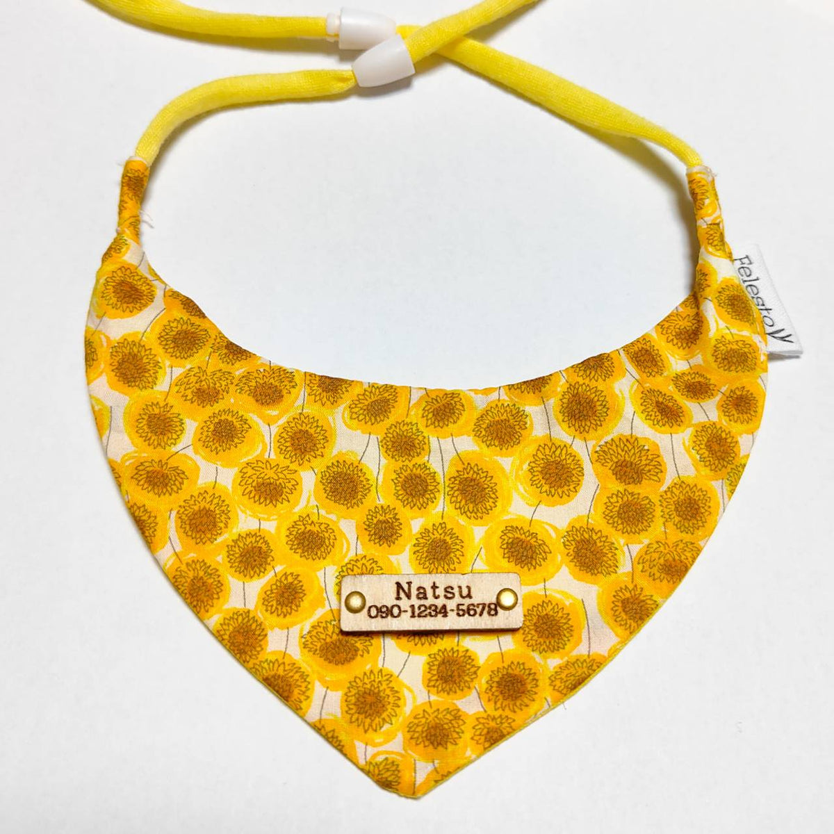 ＼Long-haired pets welcome／ Bandana collar that shows even on fluffy fur, optional ID tag, safety buckle included 【Sunflower】 Liberty fabric