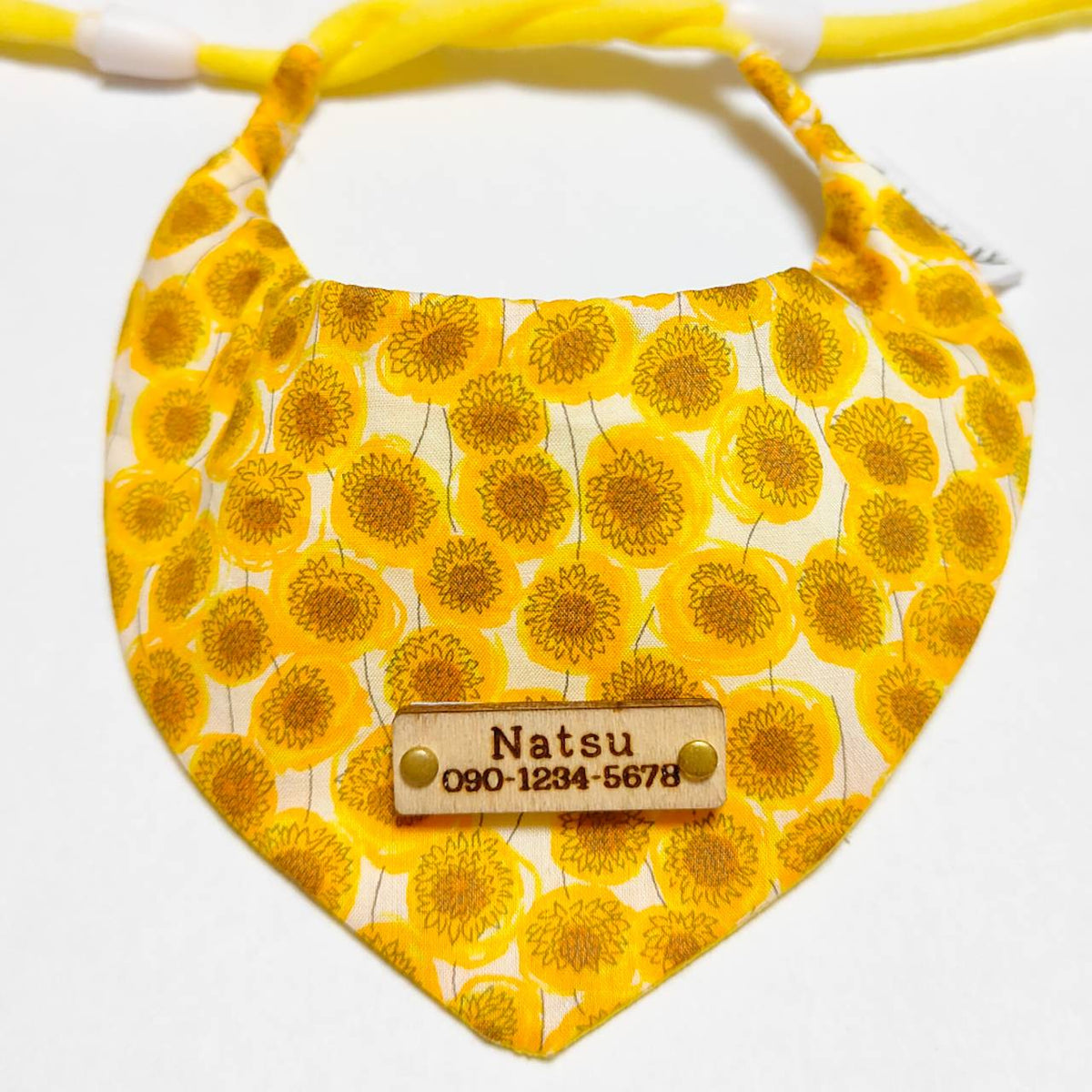 ＼Long-haired pets welcome／ Bandana collar that shows even on fluffy fur, optional ID tag, safety buckle included 【Sunflower】 Liberty fabric