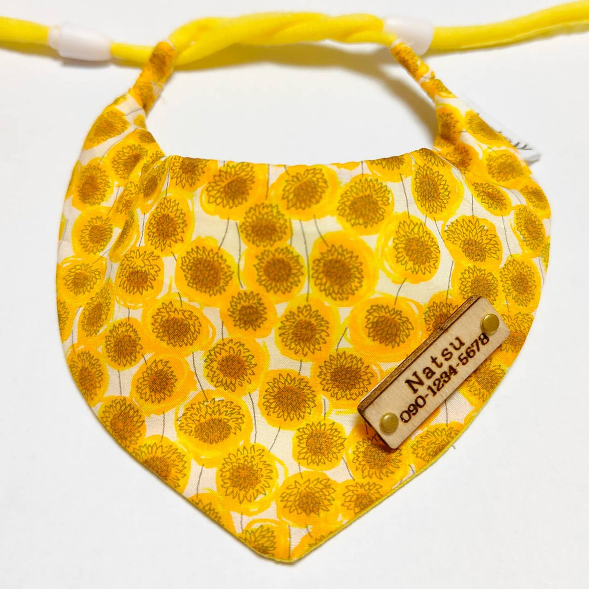 ＼Long-haired pets welcome／ Bandana collar that shows even on fluffy fur, optional ID tag, safety buckle included 【Sunflower】 Liberty fabric