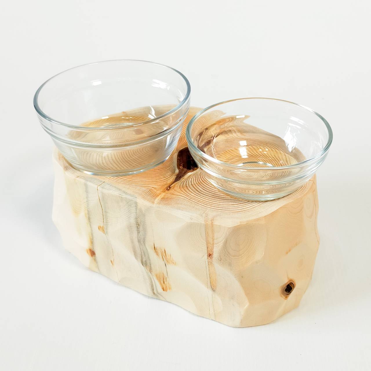 一点もの　おやつカップ付　-アート高野槙の丸太のLog Bowl-　水飲み台　ごはん台　餌台