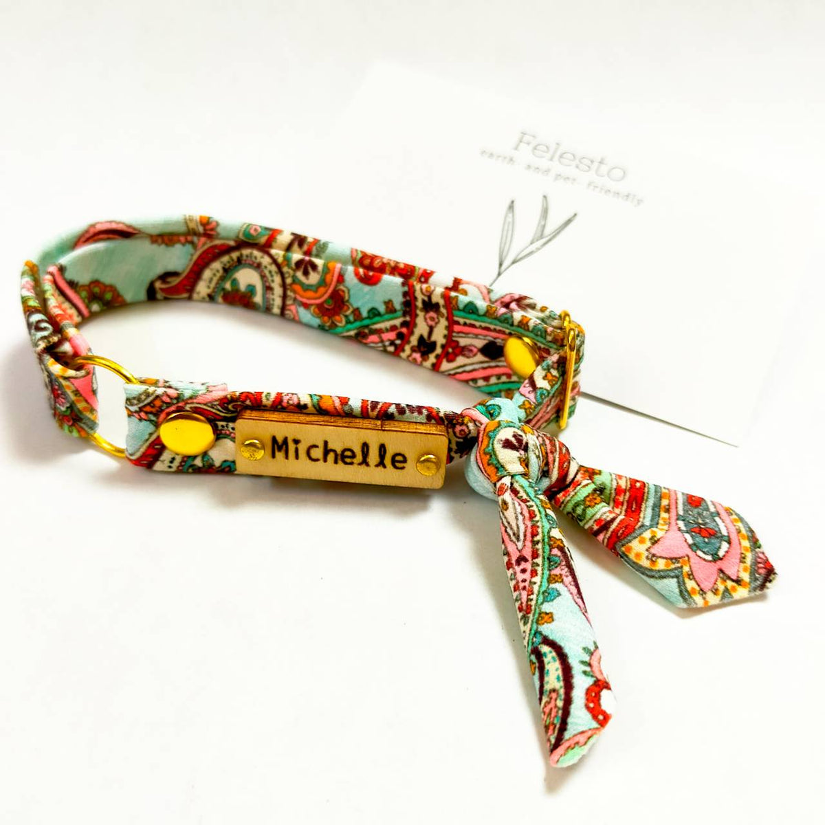 <20 colors > round wood collars