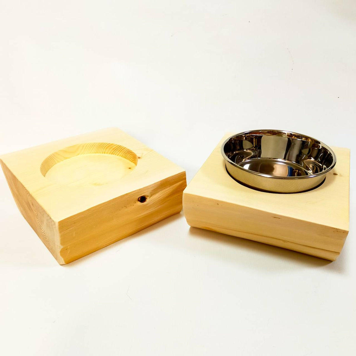 <改良版> 不鏽鋼碗 中型犬・多犬家庭適用 -方形高野槙原木 Log Bowl- 飲水台・餵食台・飼料台