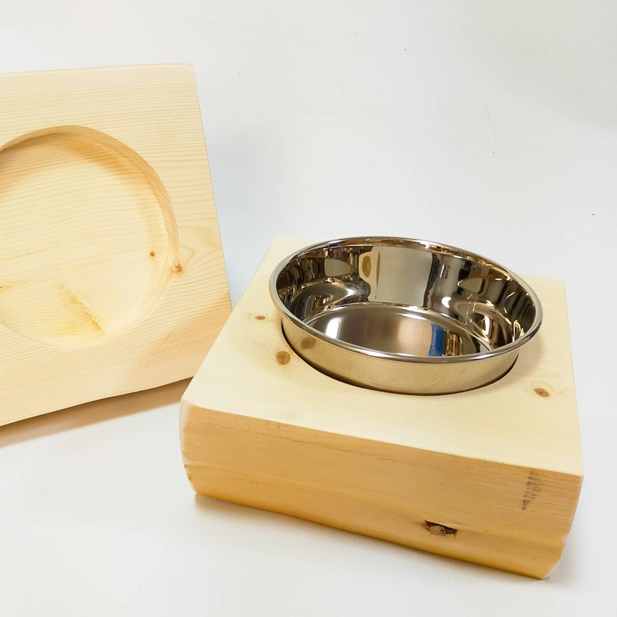 <改良版> 不鏽鋼碗 中型犬・多犬家庭適用 -方形高野槙原木 Log Bowl- 飲水台・餵食台・飼料台