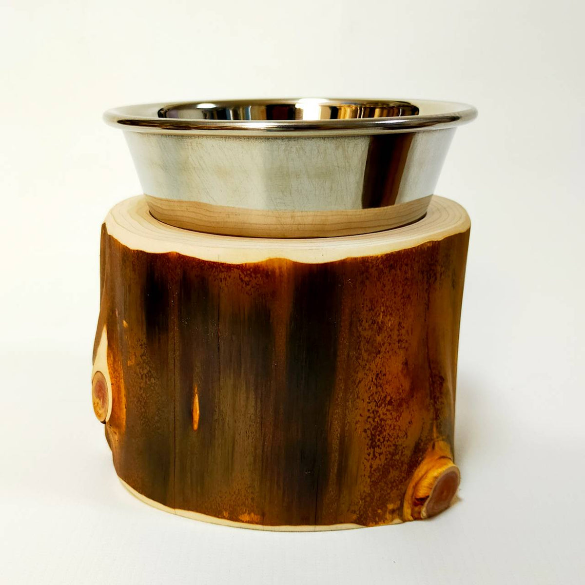 Simple hinoki log bowl pet table