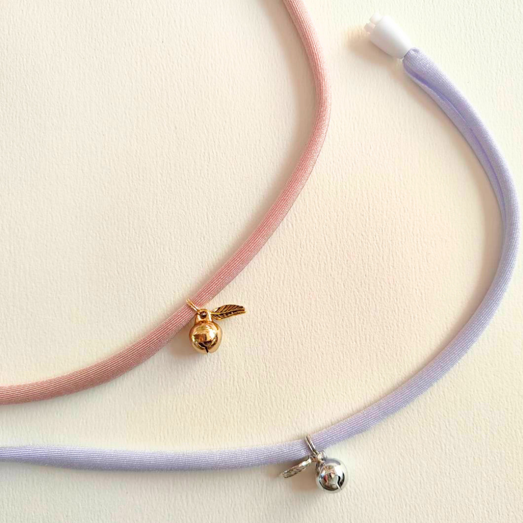 ☆リニューアル　シンプル鈴のやわらか紐首輪　猫　犬　首輪　軽量　セーフティバックル　安全　紐　おしゃれ　かわいい