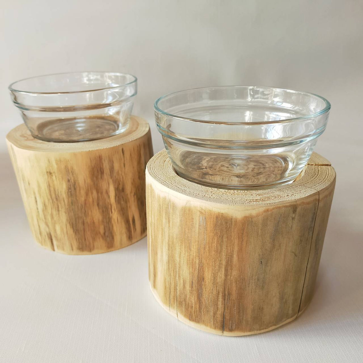 ヒノキペットテーブル　ごはん台　水入れ　フードボウル　餌台　エサ入れ 1個