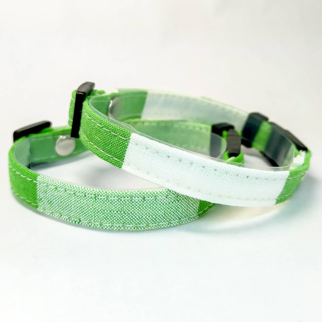 スプリンググリーン　ツートンカラー　オプション木製迷子札　セーフティバックル　猫　小型犬　首輪