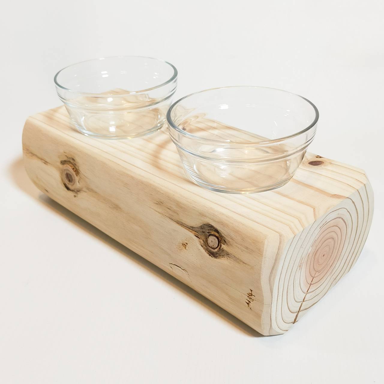 【アウトレット15％OFF】ヒノキ丸太のペットログボウルダブル③　水入れ　フードボウル　餌台　エサ入れ